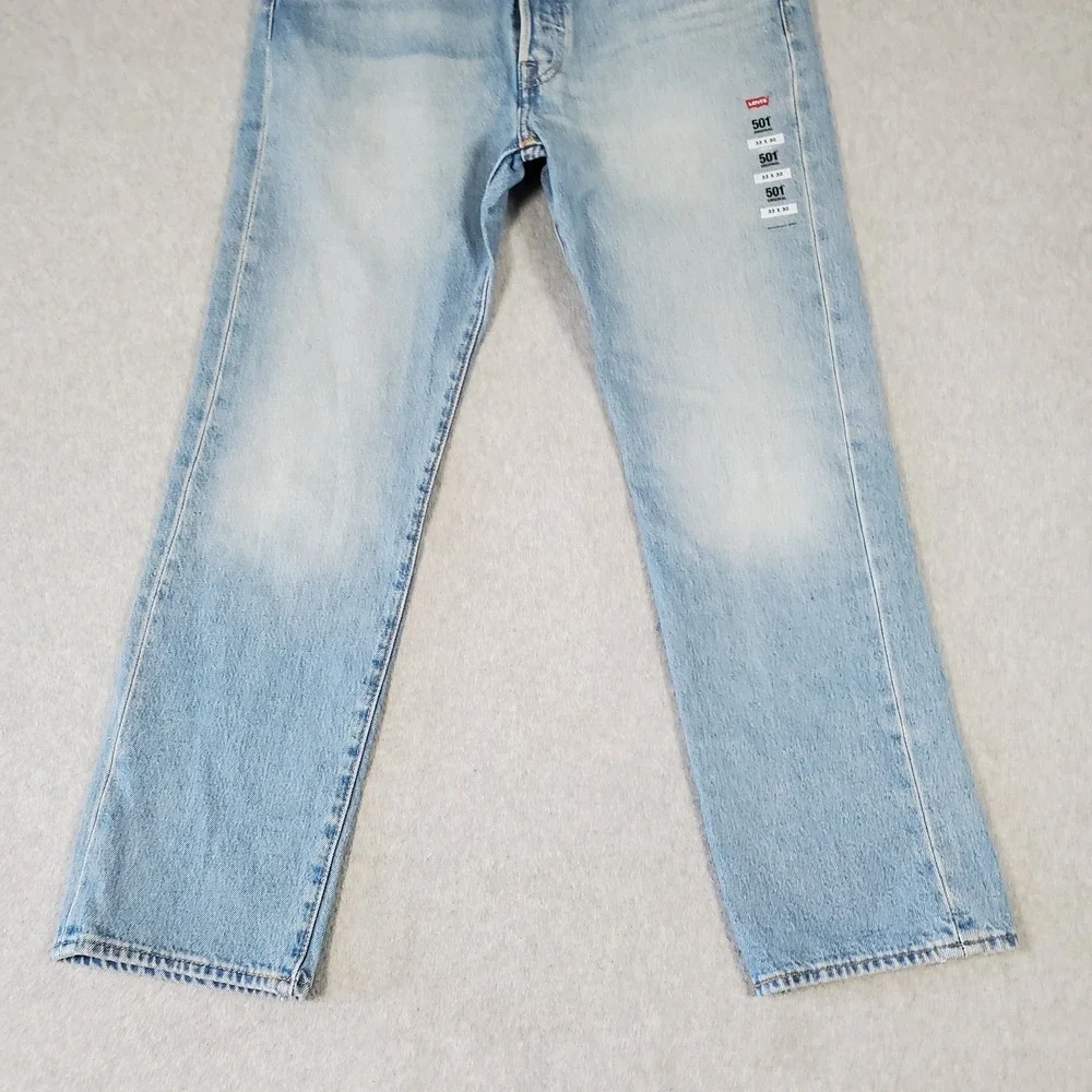 Levis 501 Original Fit Mens Jeans Light Wash Straight Leg Denim 33x30 NEW